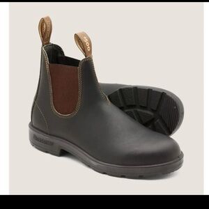 Blundstone Dark Brown and Black Chelsea Boots